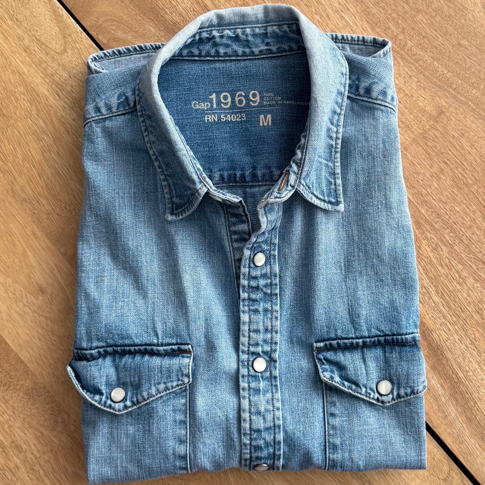 Gap | M | Sleeveless Denim Shirt - Picture 10 of 11